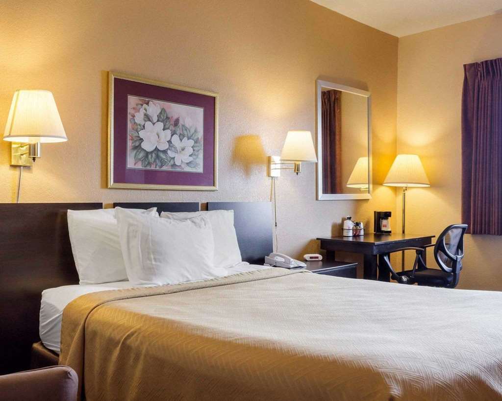 Econo Lodge Watertown Pokoj fotografie